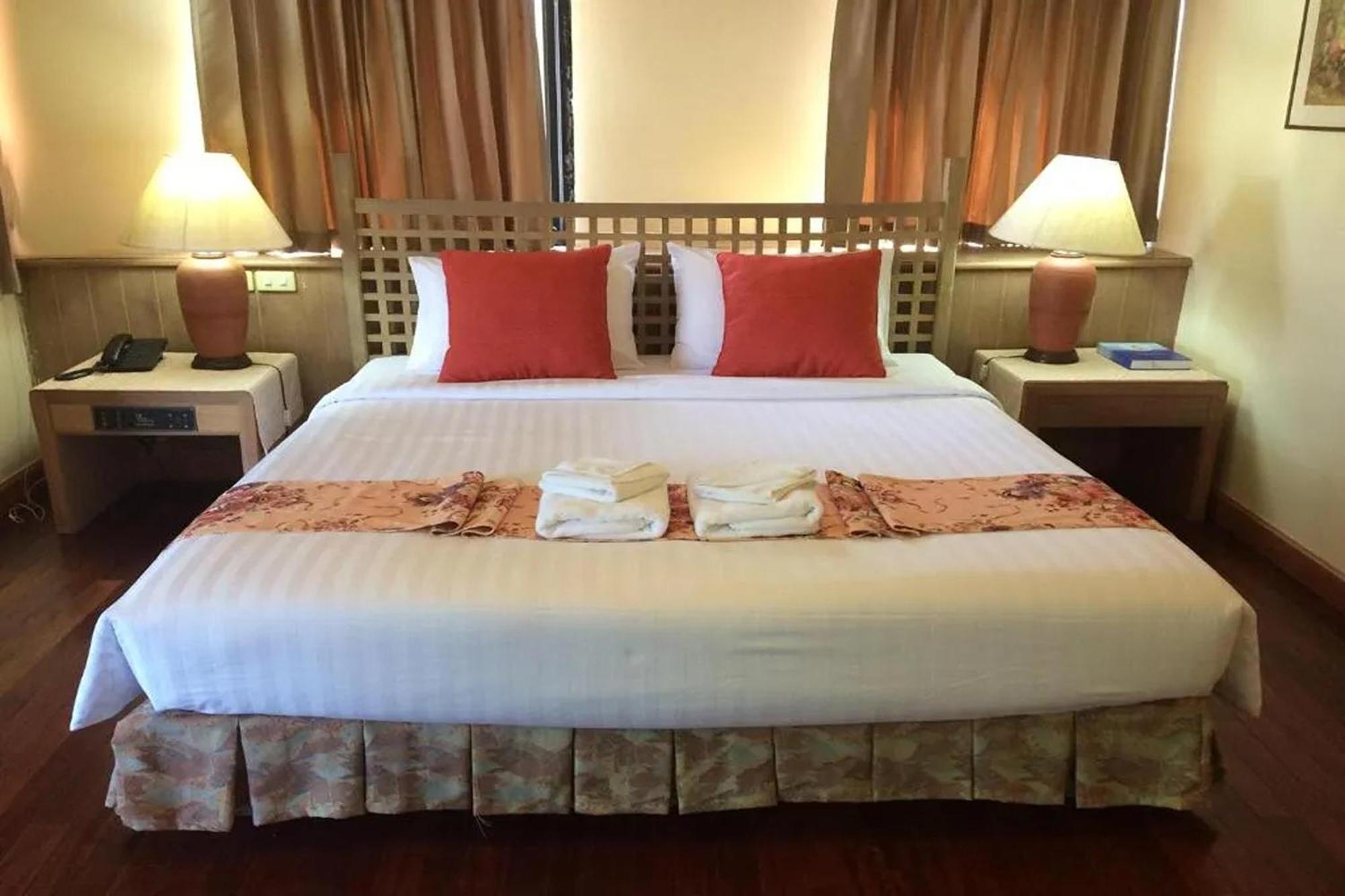 Pin Hotel Lampang Exterior foto