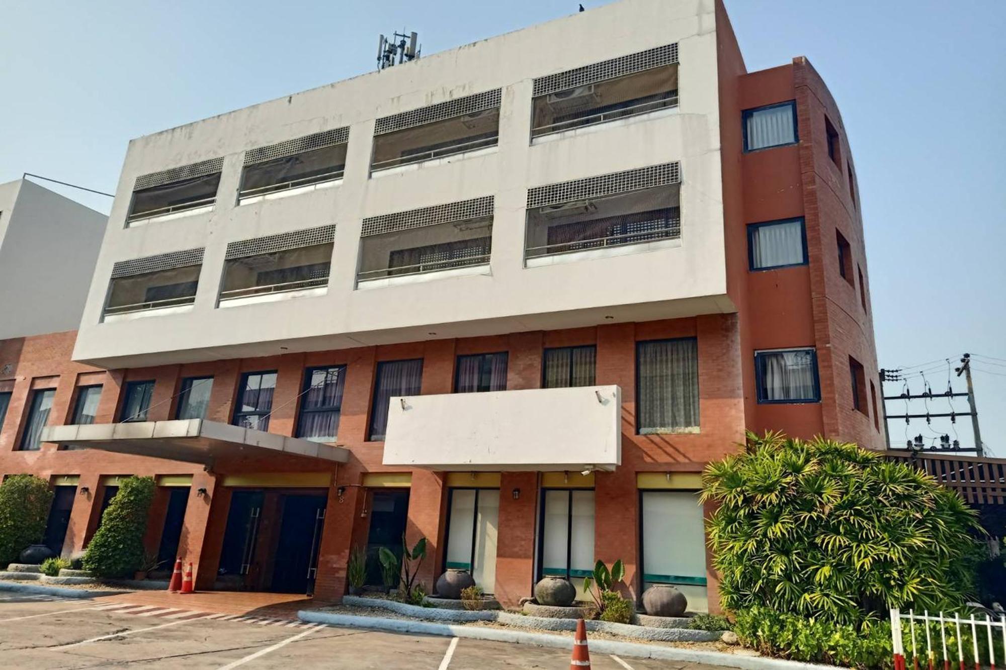 Pin Hotel Lampang Exterior foto
